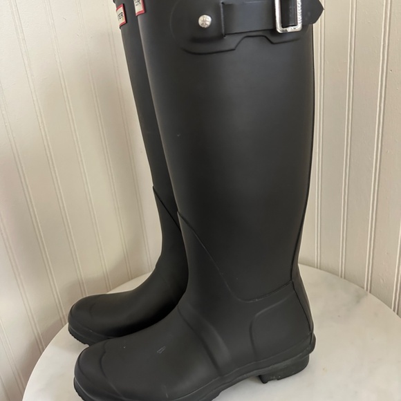 Hunter Original Tall Rain Boot (Size 6 Men/Size 7 Woman) - Picture 3 of 7
